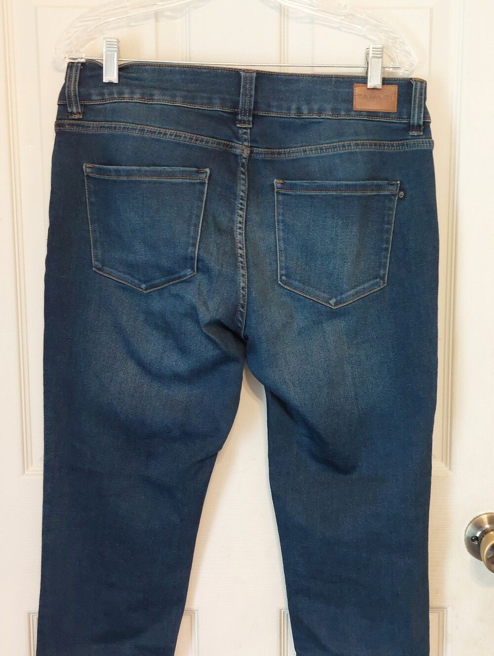 TAHARI Size 12 31 5 Pocket Cropped Jeans - Picture 2 of 7